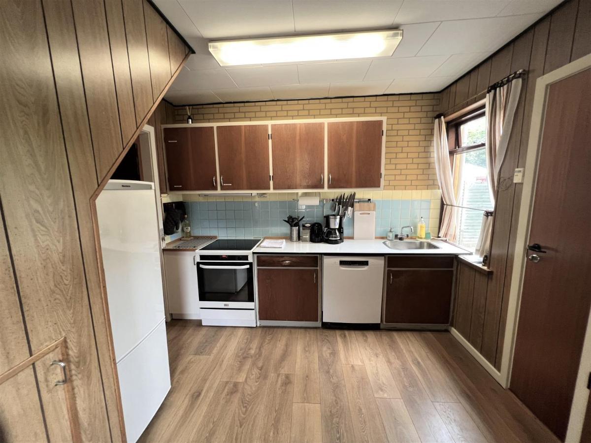The Yellow House, 5mins Drive, 3br With Free Parking, Fast Fiber Internet * Rødby