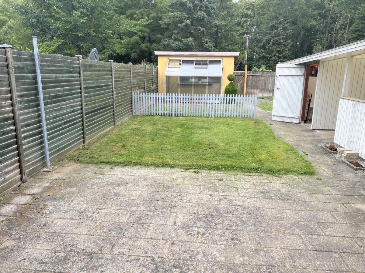 The Yellow House, 5mins Drive, 3br With Free Parking, Fast Fiber Internet Villa Rødby